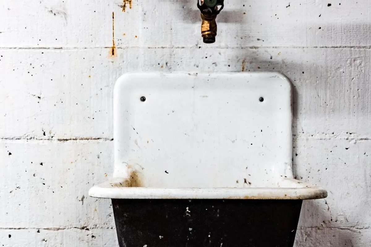 Cum se curata rugina de pe gresie, ceramica vaselor de toaleta sau a cazii?